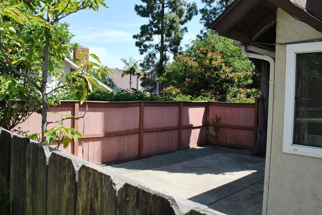 Building Photo - 10626 Escobar Dr