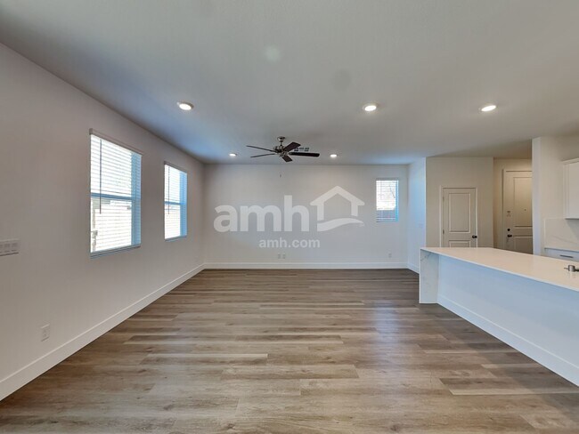 Building Photo - 11053 S Sanaco Ct