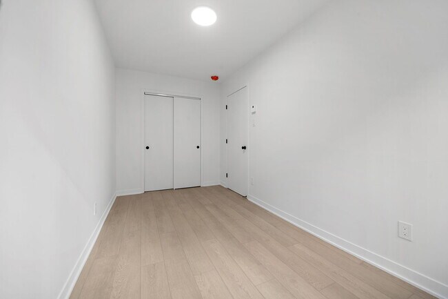 Photo du bâtiment - 300 Rue Rielle