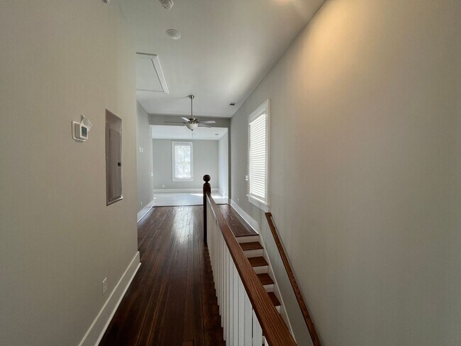 Foto del edificio - Spacious 3BR/2BA Apartment – Perfect for SCAD Students!
