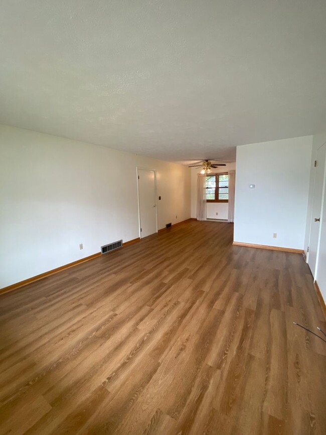 Foto del edificio - 332-334 Maple St