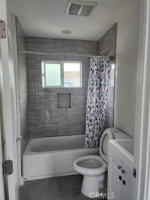 Foto del edificio - 1020 W 47th St