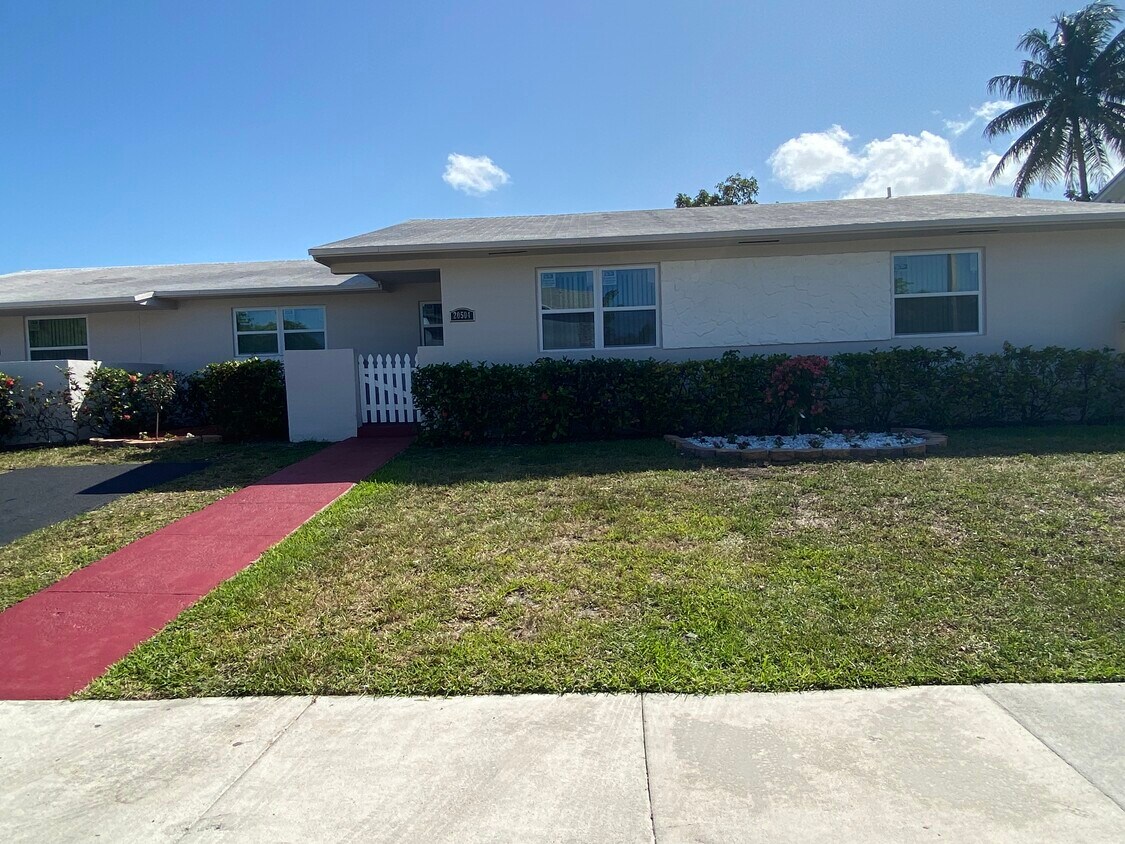 20504 SW 92nd Ct, Cutler Bay, FL 33189 Townhome Rentals in Cutler Bay