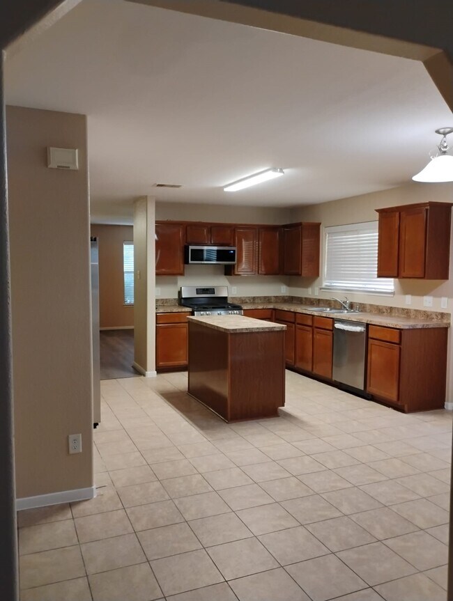 Building Photo - 9115 Summer Valley Ln