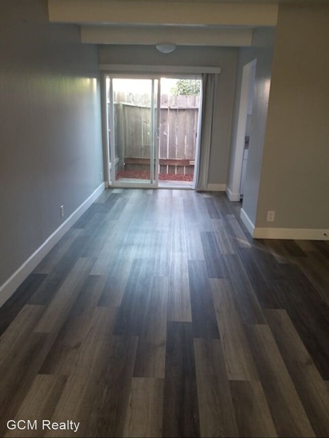 Building Photo - 2 br, 1 bath House - 1560 Pine St #3