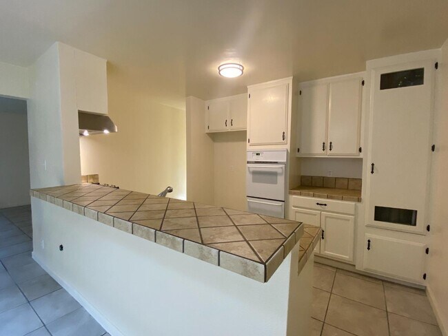 Foto del edificio - 24836 Walnut St