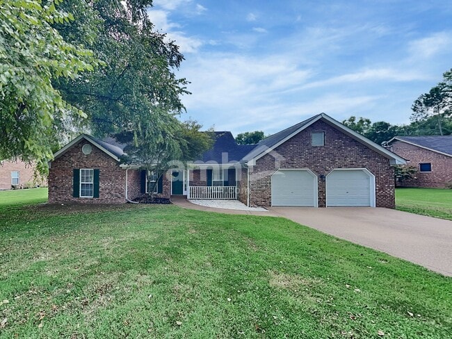 Building Photo - 1013 Victoria Ln W