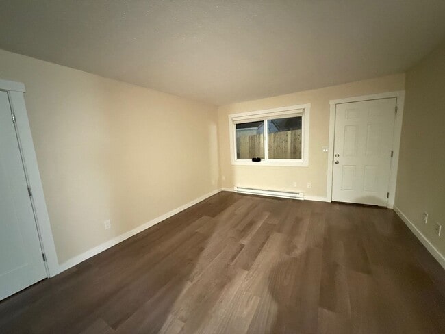 Building Photo - 1860 Myrtle St