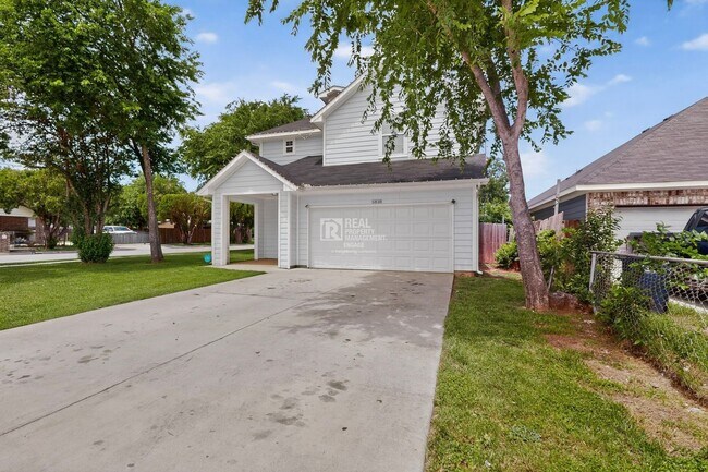 Foto del edificio - Corner Lot 5 bedroom Home for Rent in Fort Worth!