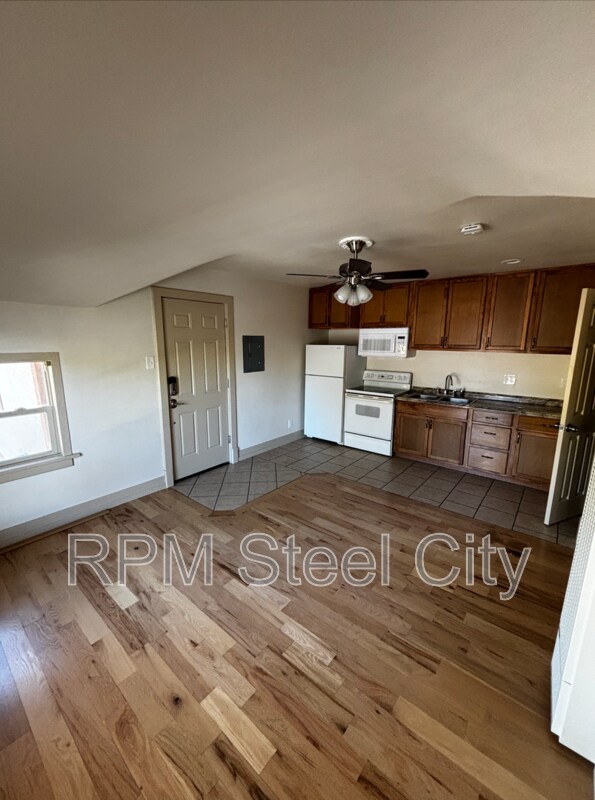 Foto del edificio - 902 W 11th St