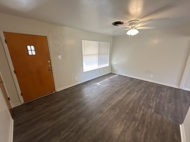 Building Photo - ***2-weeks free rent***1315 Zephyr Rd, Killeen