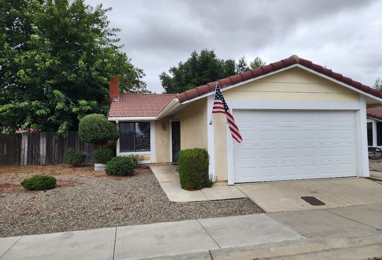 Primary Photo - @ bedroom 2 bath home