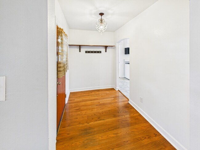 Foto del edificio - 1206 E 30th St