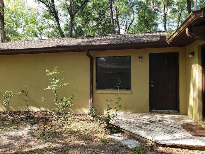 Quiet 1 Bedroom Duplex In NE Ocala Townhome Rentals in Silver Springs
