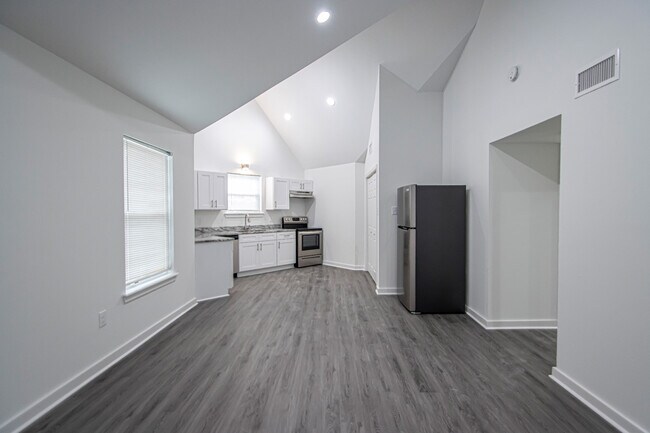 Foto del edificio - 23 Towne Park Ct