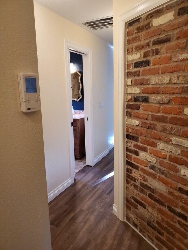 Hall - 3430 SW Scholls Ferry Rd