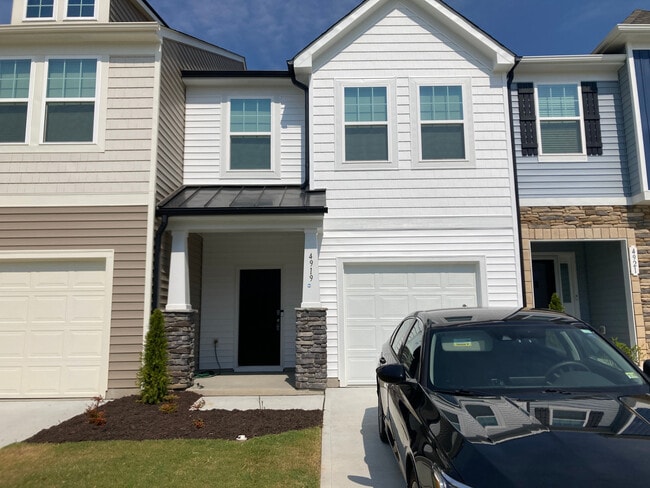 Building Photo - Room in Townhome on Caddis Bnd