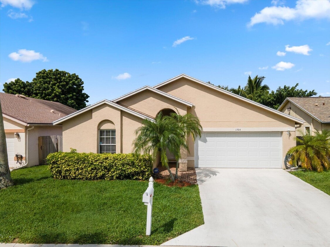 1304 Waterway Cove Dr, Wellington, FL 33414 House for Rent in