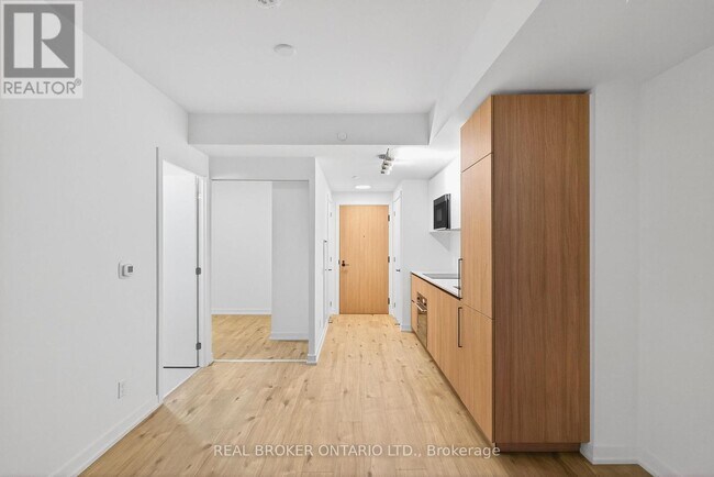 Building Photo - 35 Parliament St