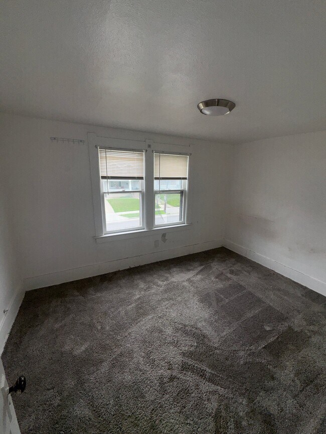 Foto del edificio - 2127 Elliott Ave