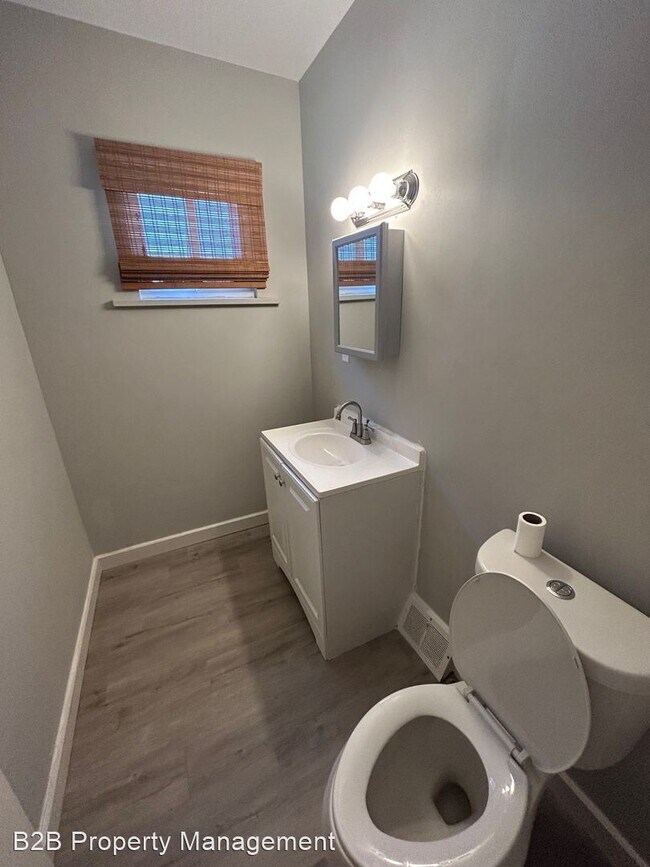 Foto del edificio - 3 br, 1 bath House - 6400 Fullerton Ave.