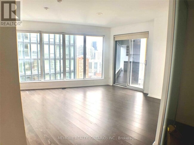 Building Photo - 68 Shuter St