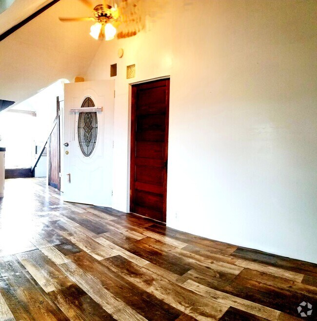 Apartments For Rent in Grantsburg IL with Hardwood Floors 1 Rentals