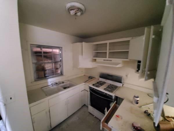 Building Photo - 4035 Hampshire Ct