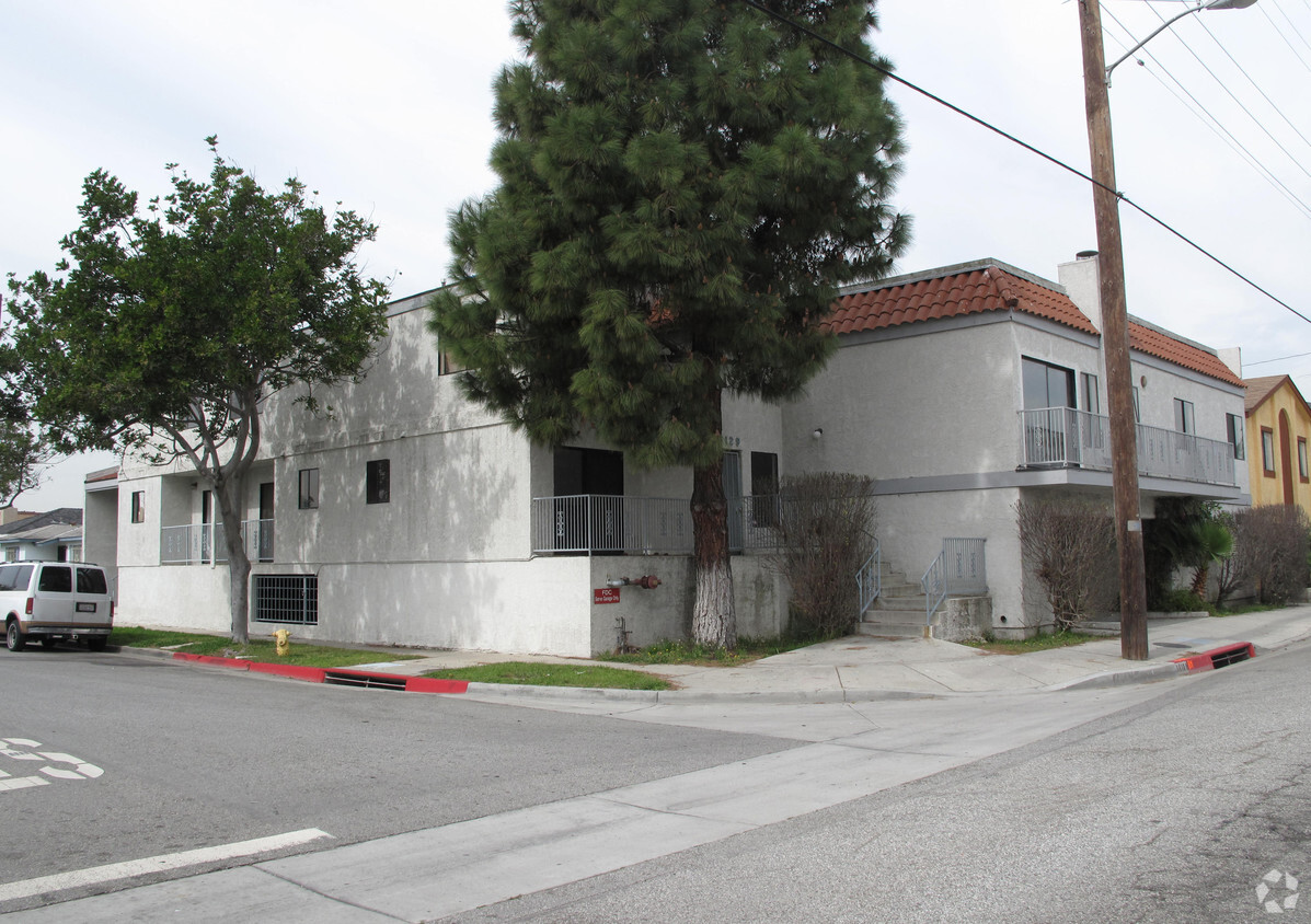 Foto del edificio - 16129 Prairie Ave