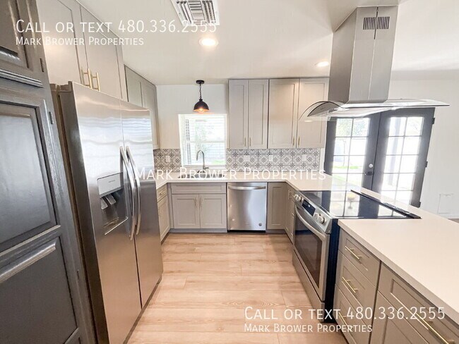 Foto del edificio - 7807 E McKinley St