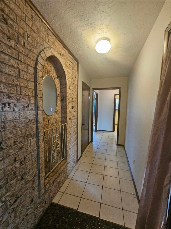 Building Photo - 104 SW 74th St