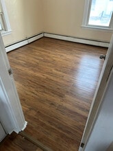 Building Photo - 8 Arch Ave