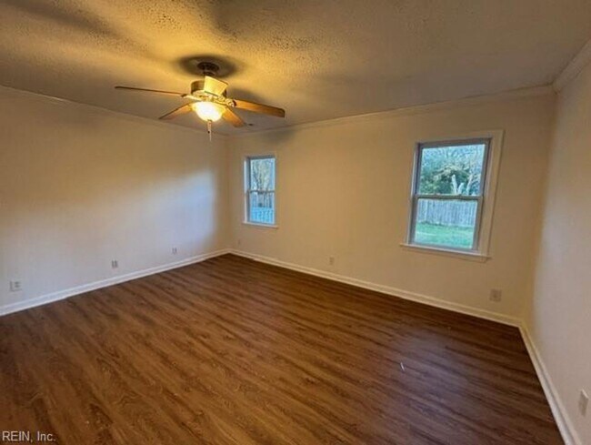 Building Photo - Maple Hall