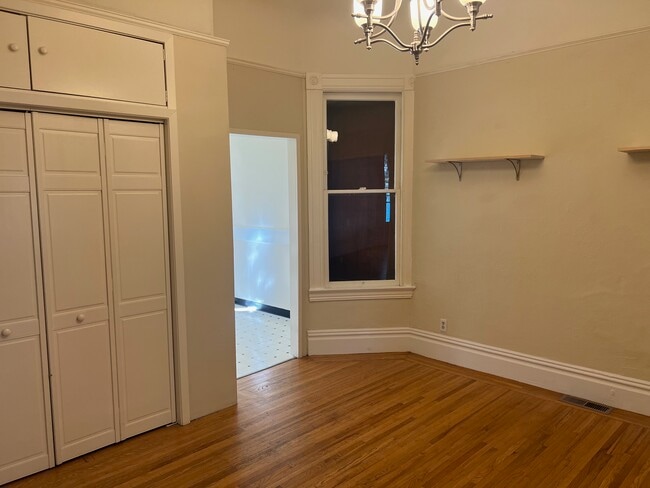 Dining room - 320 Lexington St