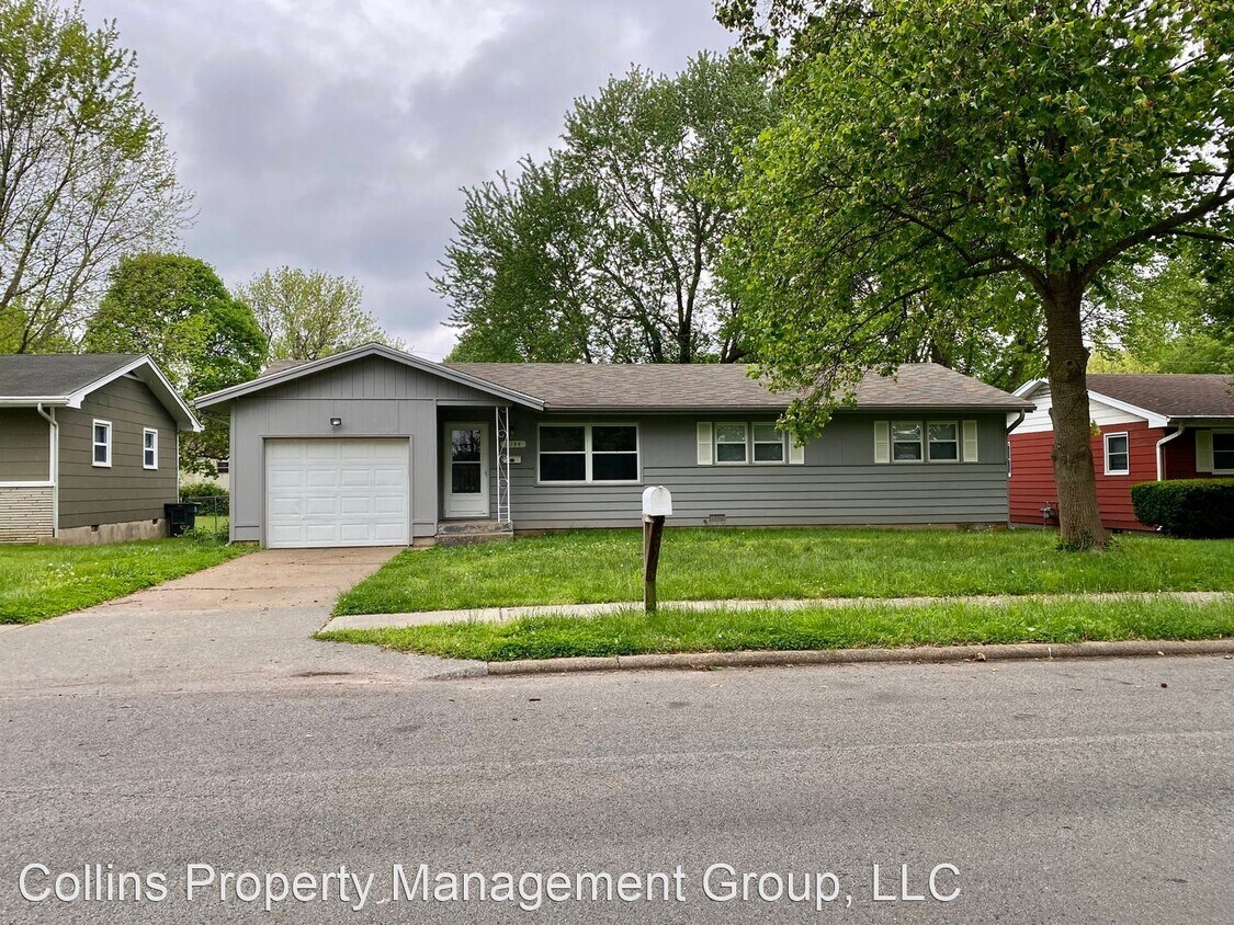 Primary Photo - 4 br, 2 bath House - 2144 E. Monroe St.