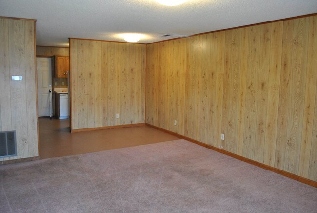 Building Photo - 480 Carolina Dr NW