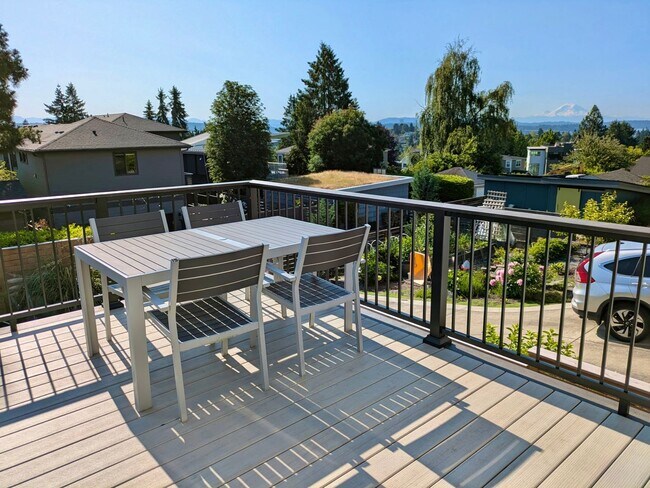 Foto del edificio - View Ridge 4 Bed, 2 Bath Home