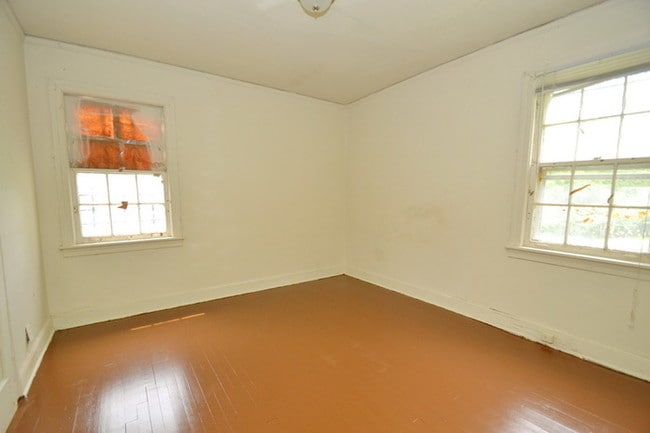 Building Photo - 1521 Estill St