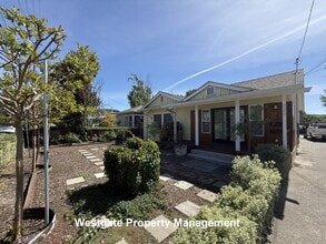 Building Photo - 220 Payran St