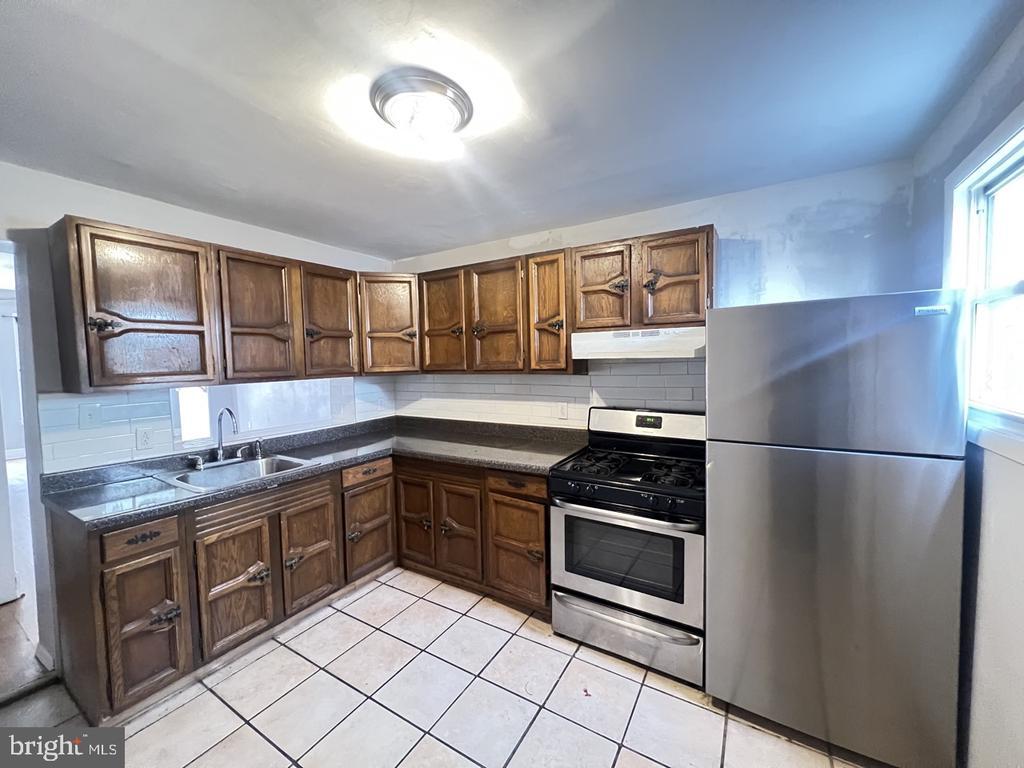 Primary Photo - 1627 Dounton St
