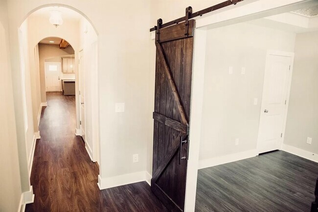 Front Foyer and Office - 606 N 2nd St
