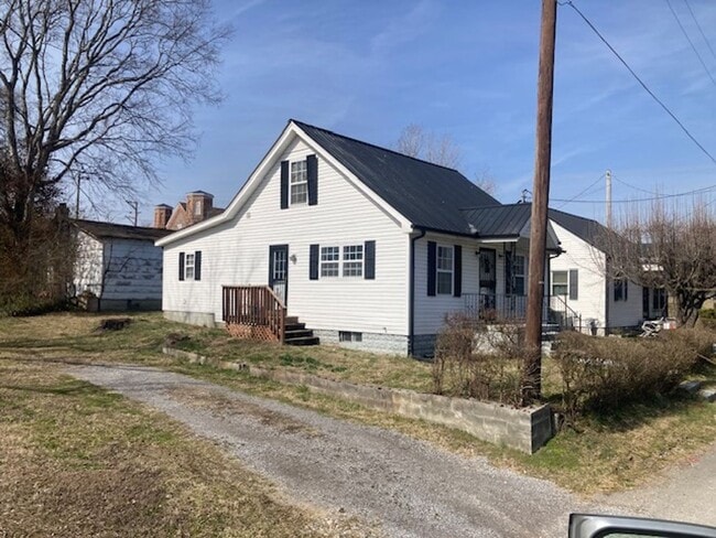 Building Photo - 104 S Clinch St