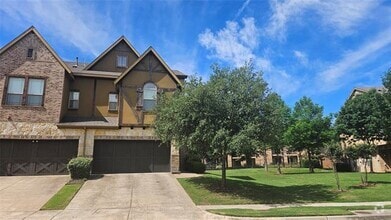 Building Photo - 950 Brook Forest Ln