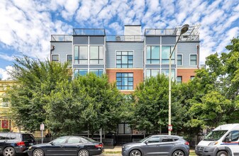 Building Photo - 340 Adams St NE