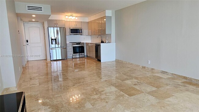 Building Photo - 100 Bayview Dr