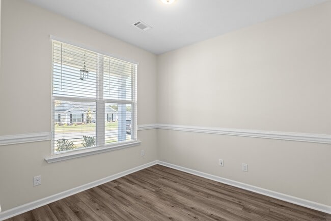 Foto del edificio - 8132-8132 Snelling Dr