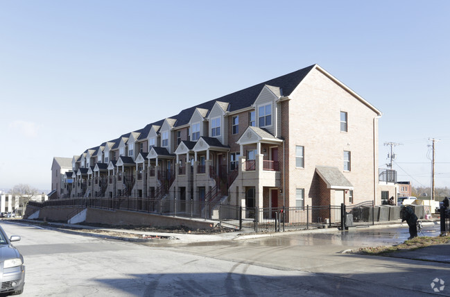 Foto del edificio - Rose Hill Townhomes