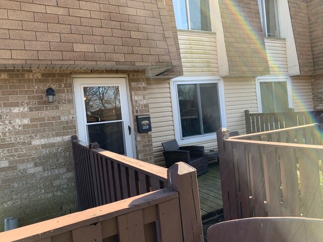 Building Photo - 222 Sagamore Hills Dr