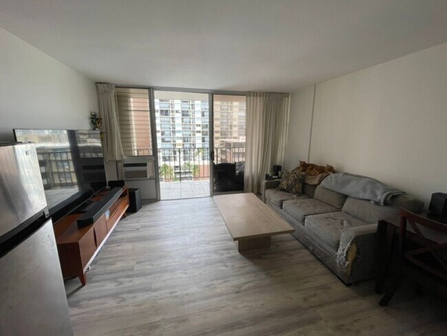 Foto del edificio - Fresh Waikiki Studio Unfurnished w/ secured parking & incredible amenities !