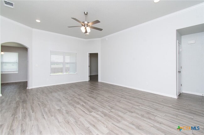 Building Photo - 6910 Catherine Dr